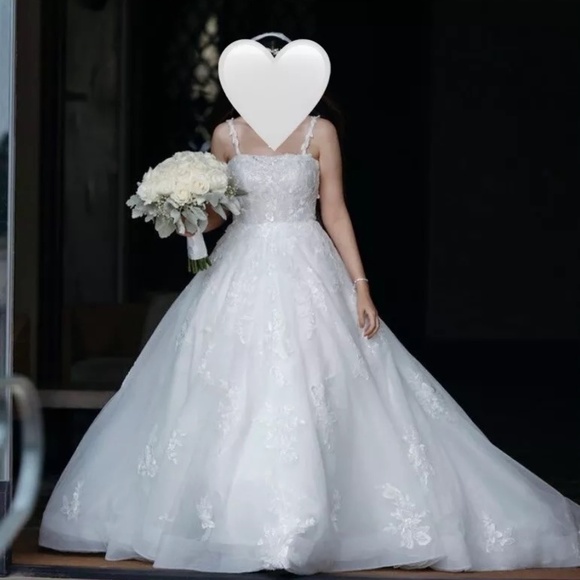 Wedding dress - Essence of Australia D3940 Wedding Gown - Size 8